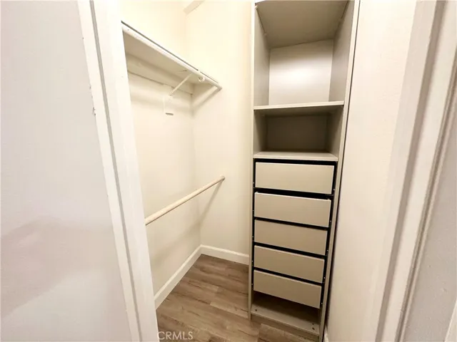Walking Closet