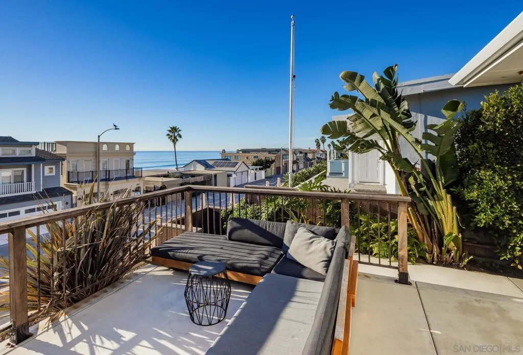 1842 46 S. Pacific Street, Oceanside, California 92054 home-pic-6