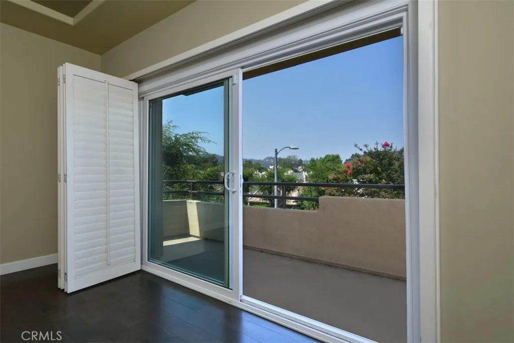 4230 Colfax Avenue 201, Studio City, California 91604 home-pic-17