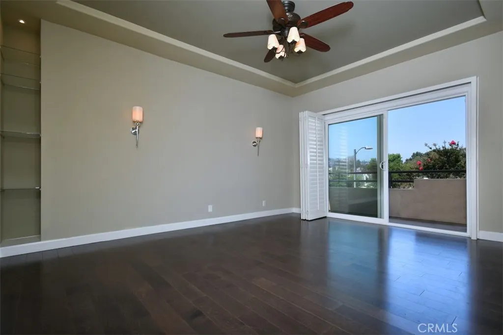 4230 Colfax Avenue 201, Studio City, California 91604 home-pic-15