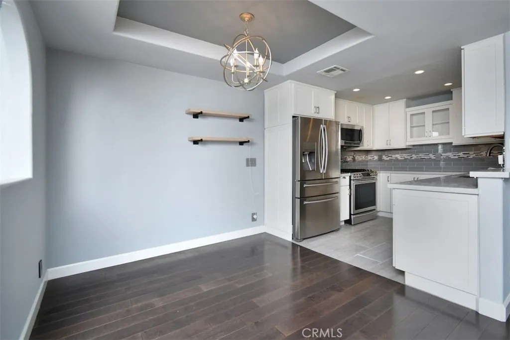 4230 Colfax Avenue 201, Studio City, California 91604 home-pic-9