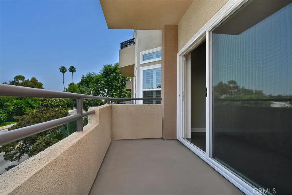 4230 Colfax Avenue 201, Studio City, California 91604 home-pic-26