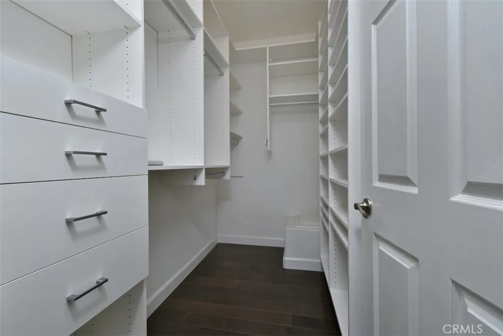 4230 Colfax Avenue 201, Studio City, California 91604 home-pic-13