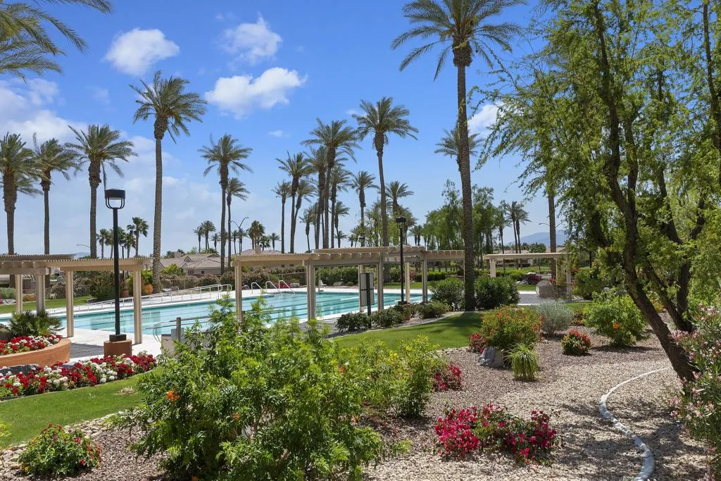 37215 Turnberry Isle Drive, Palm Desert, California 92211 home-pic-38