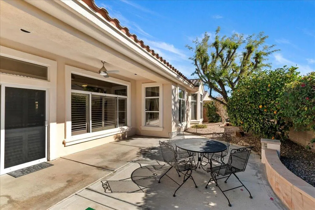 37215 Turnberry Isle Drive, Palm Desert, California 92211 home-pic-28