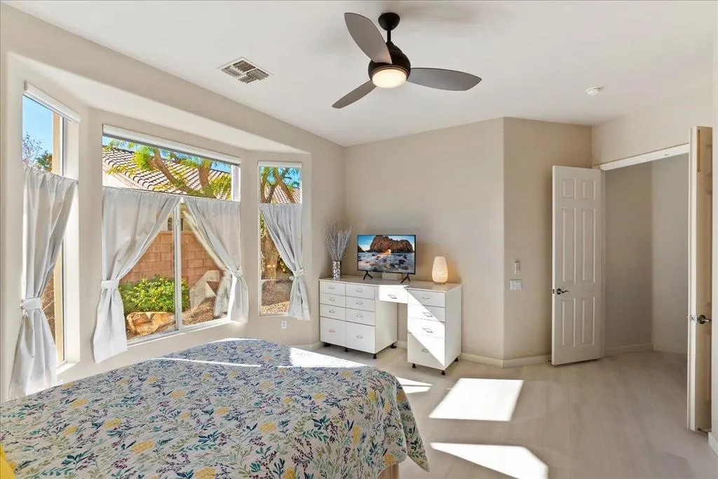 37215 Turnberry Isle Drive, Palm Desert, California 92211 home-pic-19