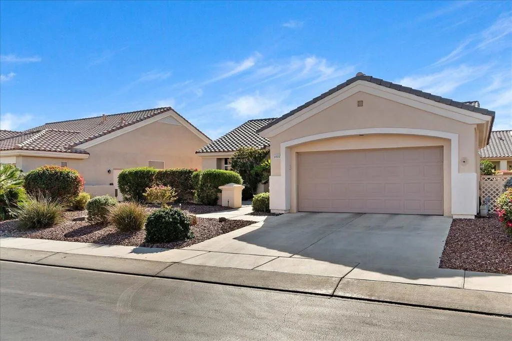 37215 Turnberry Isle Drive, Palm Desert, California 92211 home-pic-1