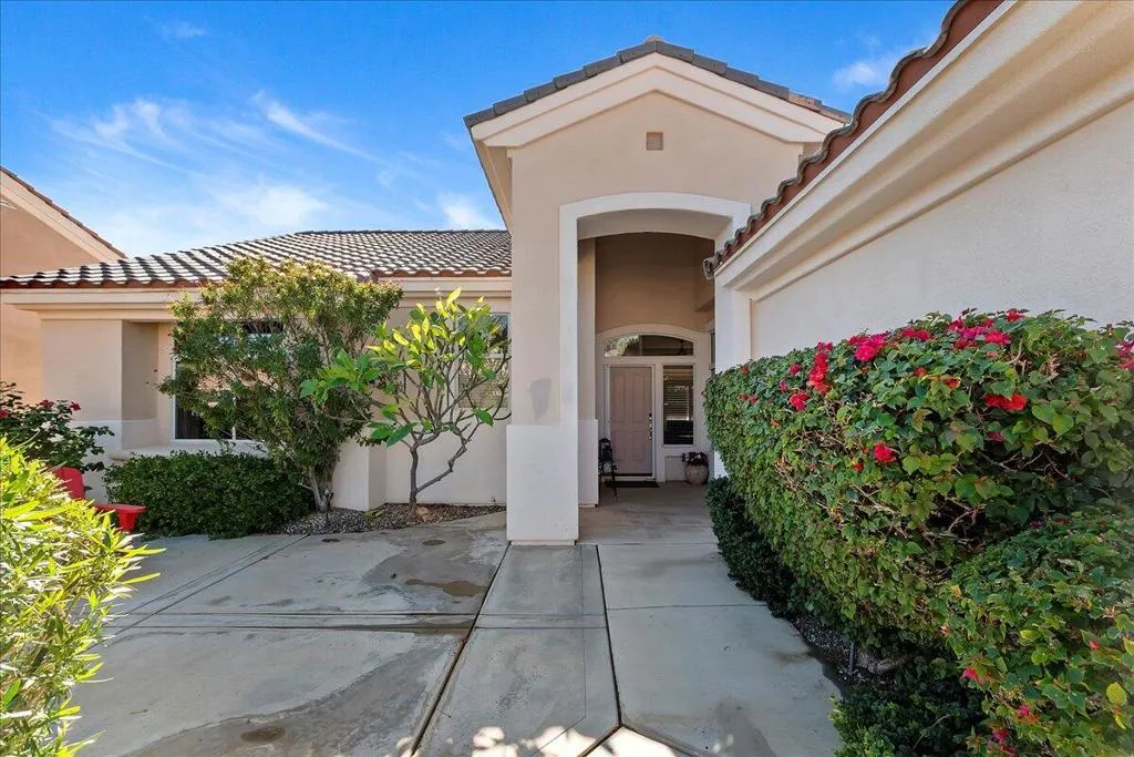 37215 Turnberry Isle Drive, Palm Desert, California 92211 home-pic-3