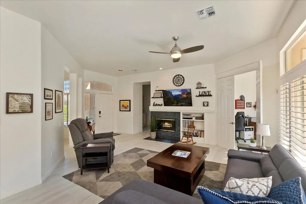 37215 Turnberry Isle Drive, Palm Desert, California 92211 home-pic-8