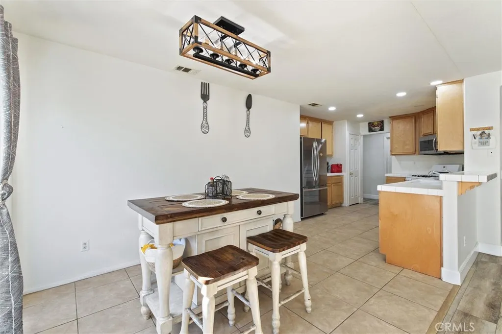 26395 Old Anvil Lane, Moreno Valley, California 92555 home-pic-3
