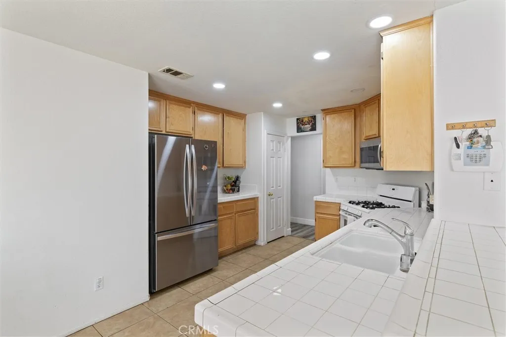 26395 Old Anvil Lane, Moreno Valley, California 92555 home-pic-18