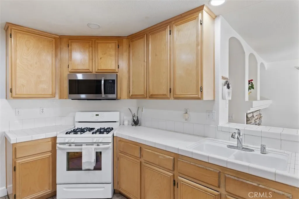 26395 Old Anvil Lane, Moreno Valley, California 92555 home-pic-19