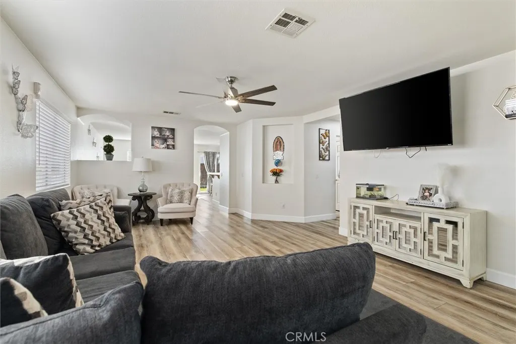 26395 Old Anvil Lane, Moreno Valley, California 92555 home-pic-2