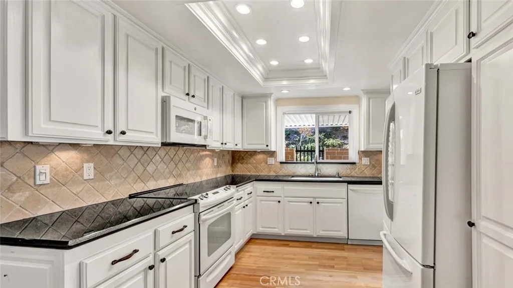 3003 Via Buena A, Laguna Woods, California 92637 home-pic-10
