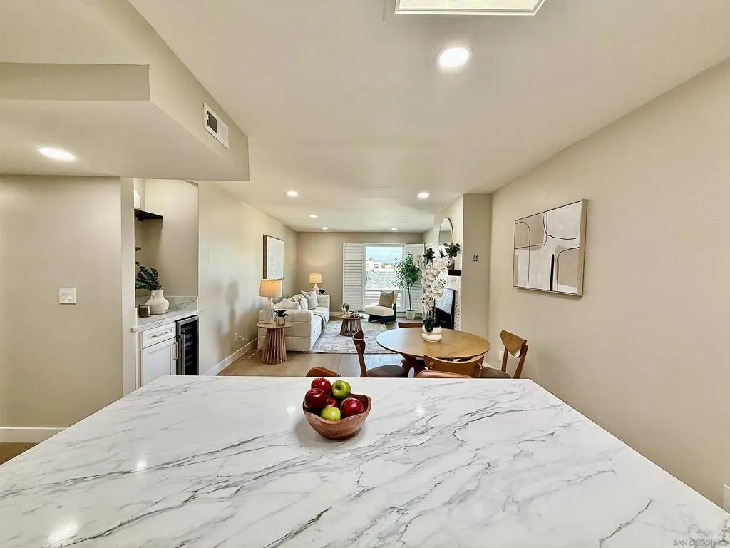 370 Rosecrans St 302, San Diego, California 92106 home-pic-11