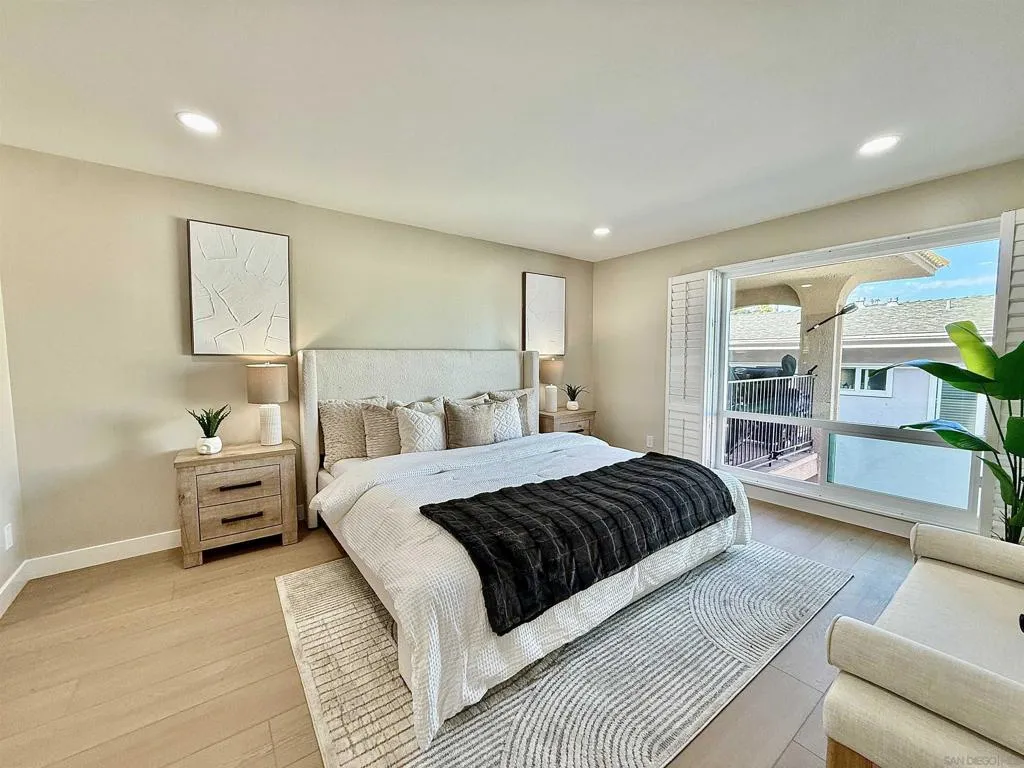 370 Rosecrans St 302, San Diego, California 92106 home-pic-33