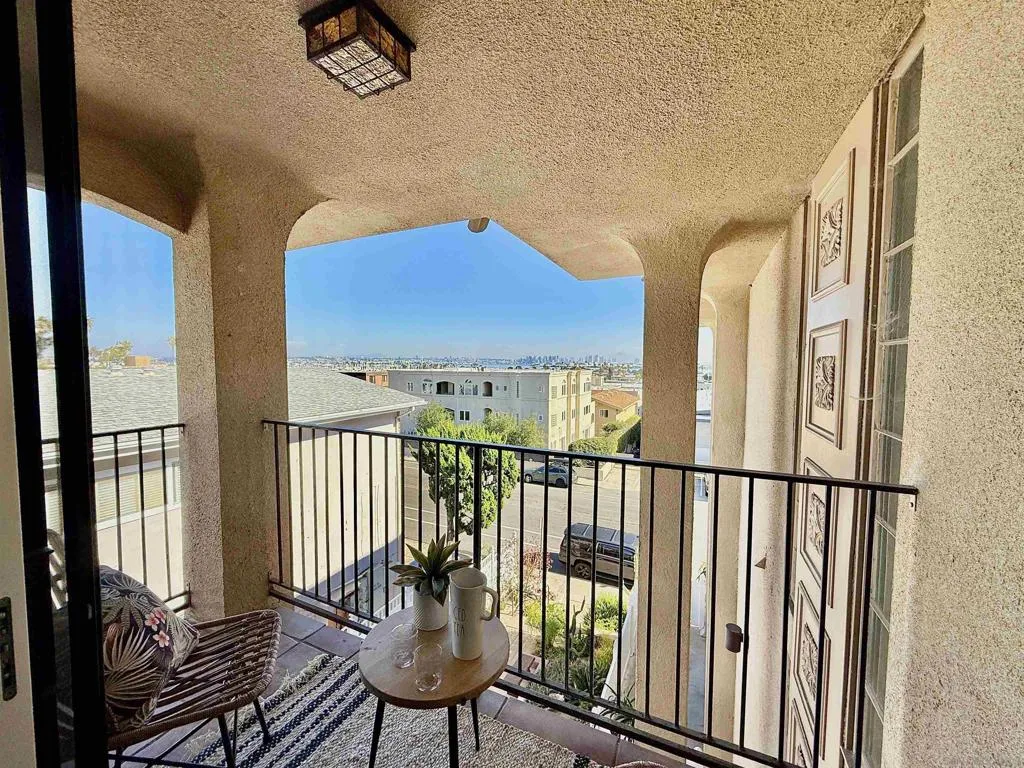 370 Rosecrans St 302, San Diego, California 92106 home-pic-22