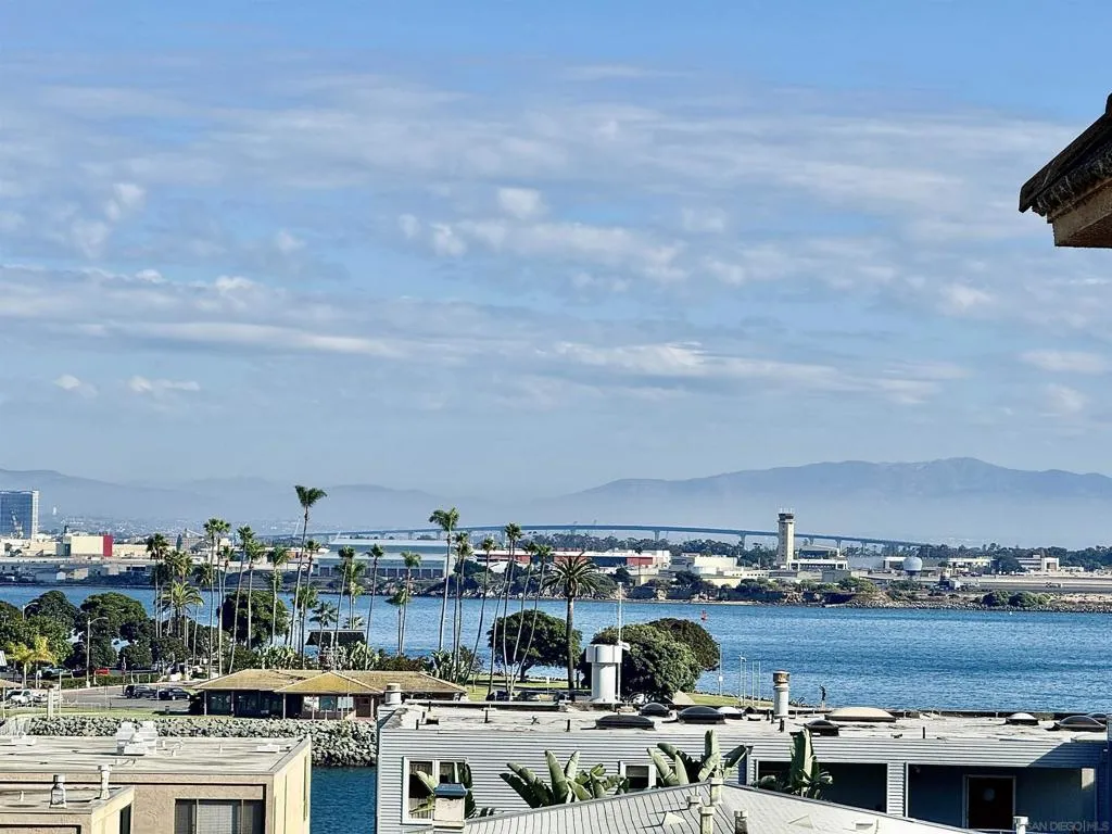 370 Rosecrans St 302, San Diego, California 92106 home-pic-43