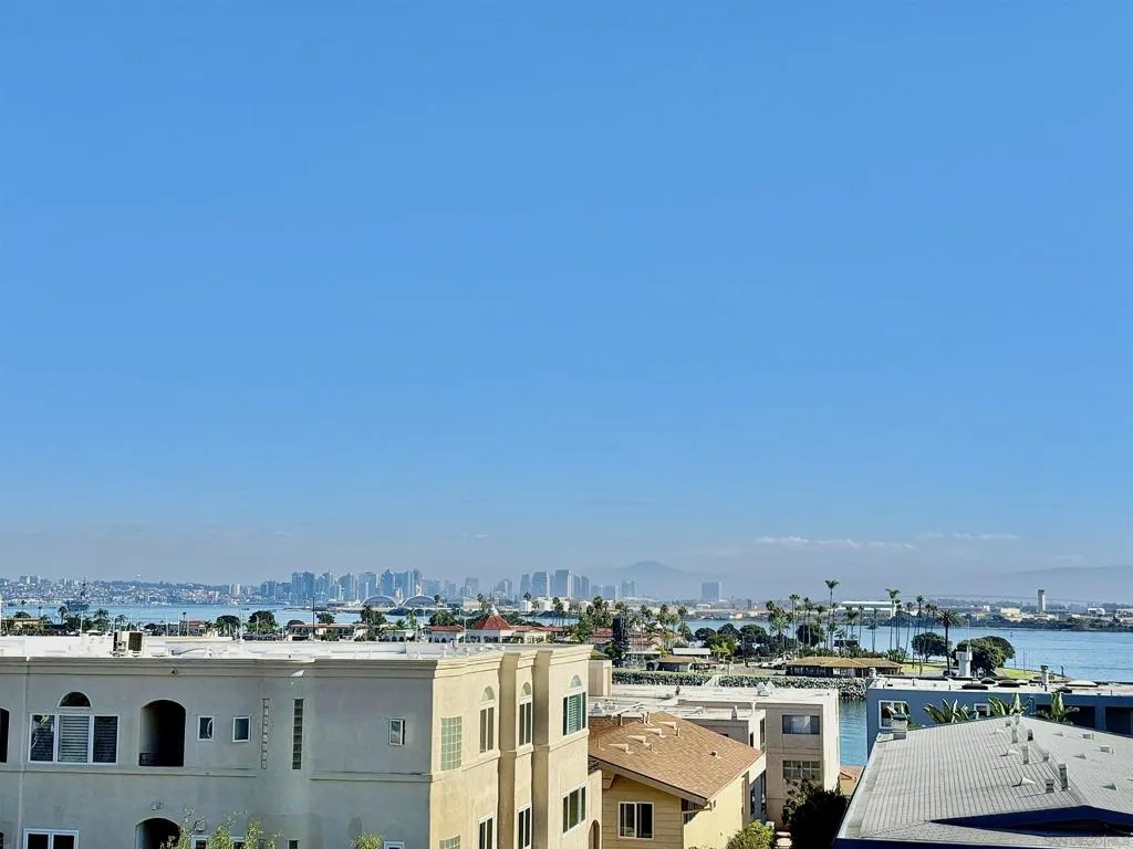 370 Rosecrans St 302, San Diego, California 92106 home-pic-4