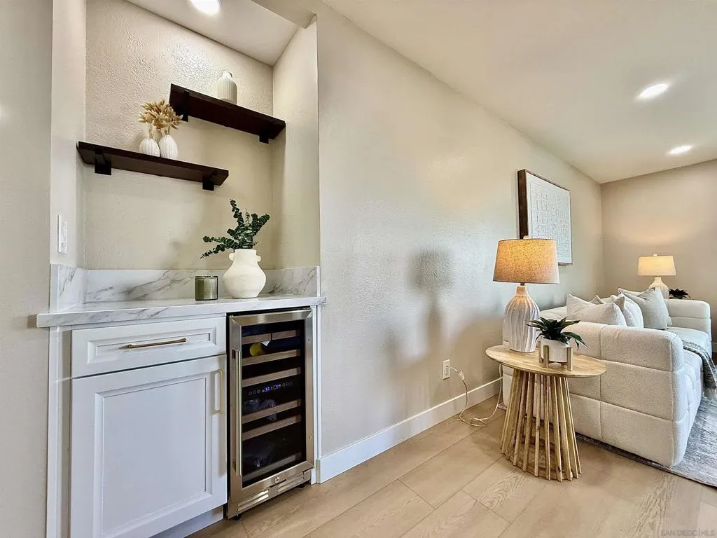 370 Rosecrans St 302, San Diego, California 92106 home-pic-16