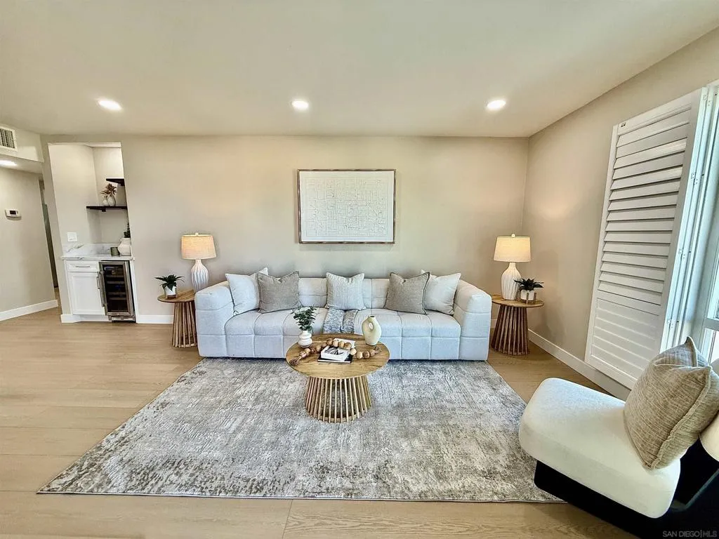 370 Rosecrans St 302, San Diego, California 92106 home-pic-27