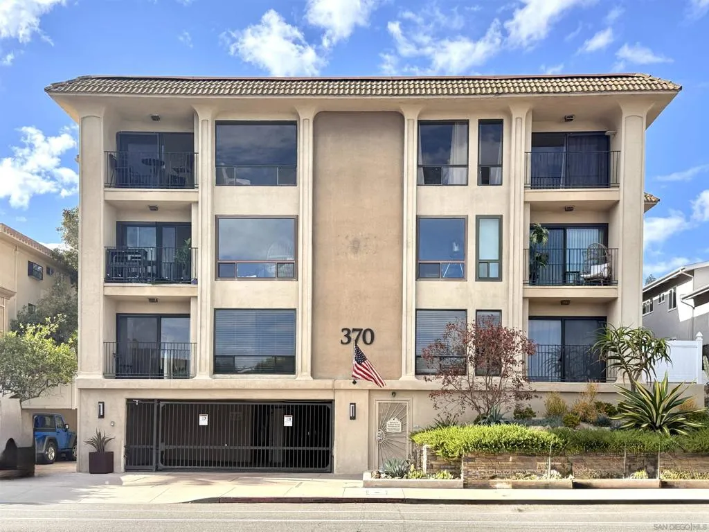 370 Rosecrans St 302, San Diego, California 92106 home-pic-8