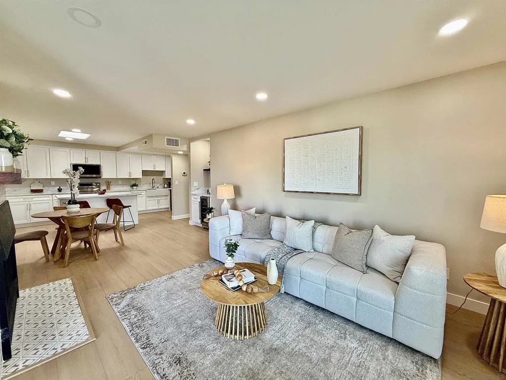 370 Rosecrans St 302, San Diego, California 92106 home-pic-25
