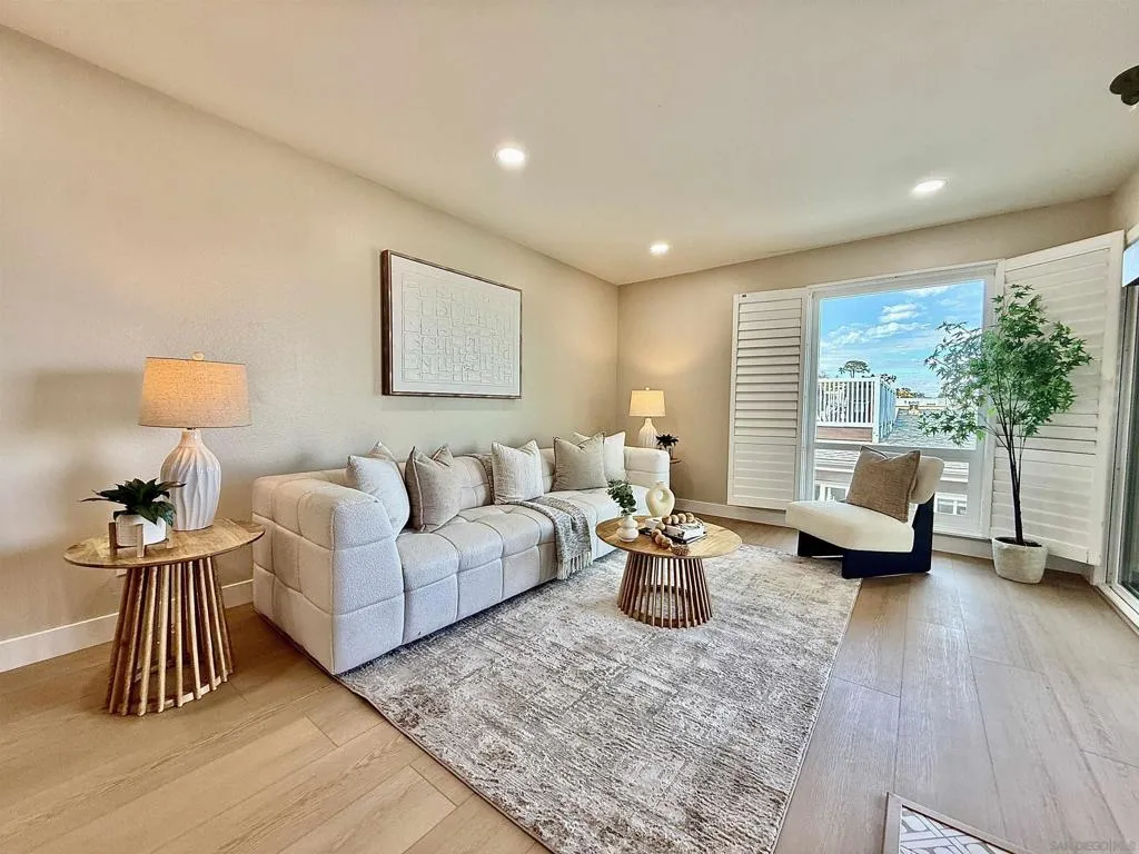 370 Rosecrans St 302, San Diego, California 92106 home-pic-26