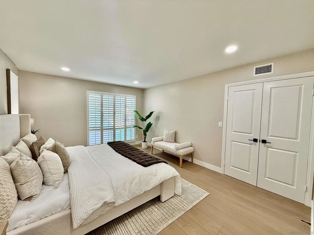 370 Rosecrans St 302, San Diego, California 92106 home-pic-34