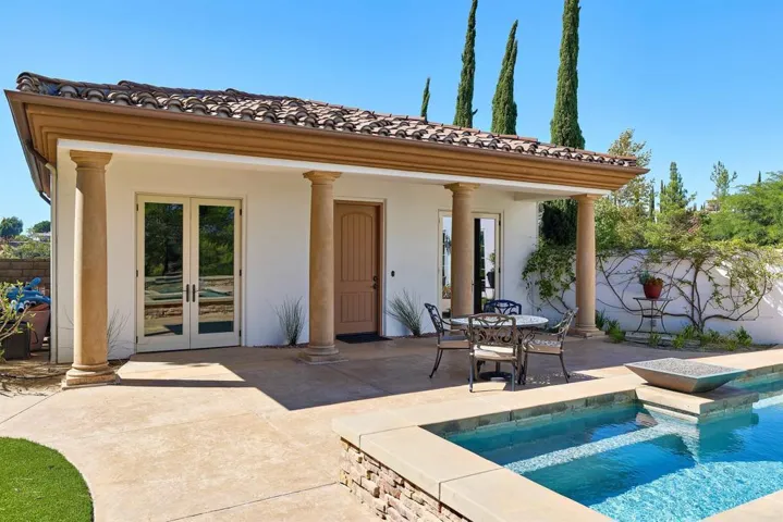 Detached guest house