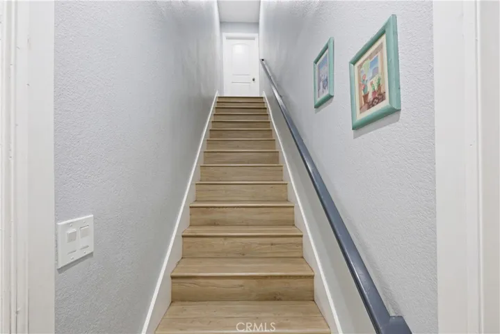 Upstairs Unit: Entrance