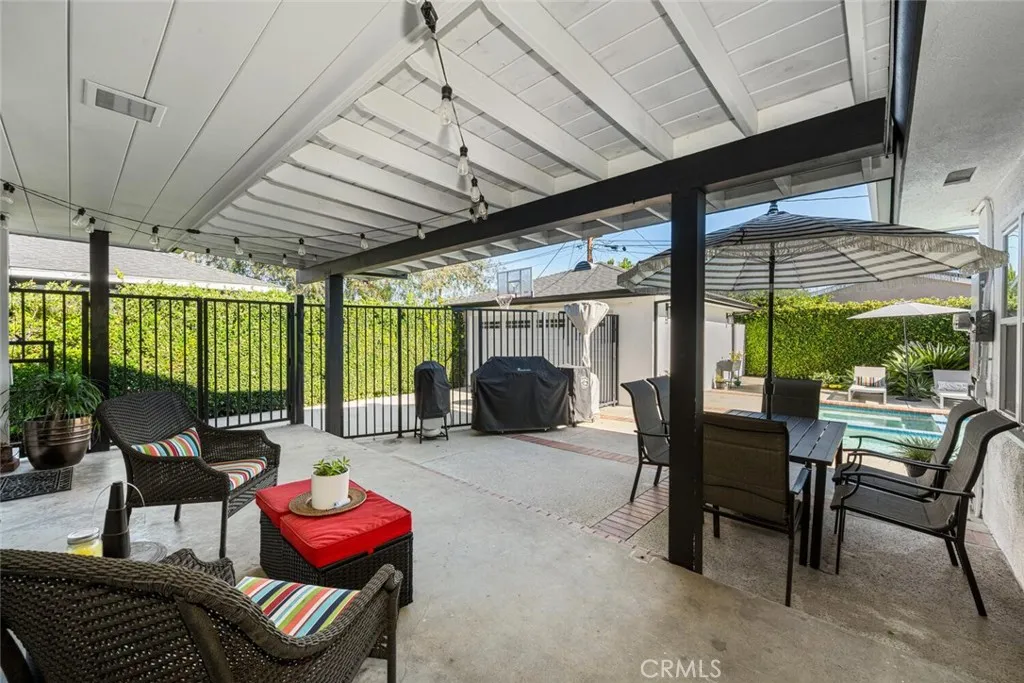 1848 N College Circle, Long Beach, California 90815 home-pic-40