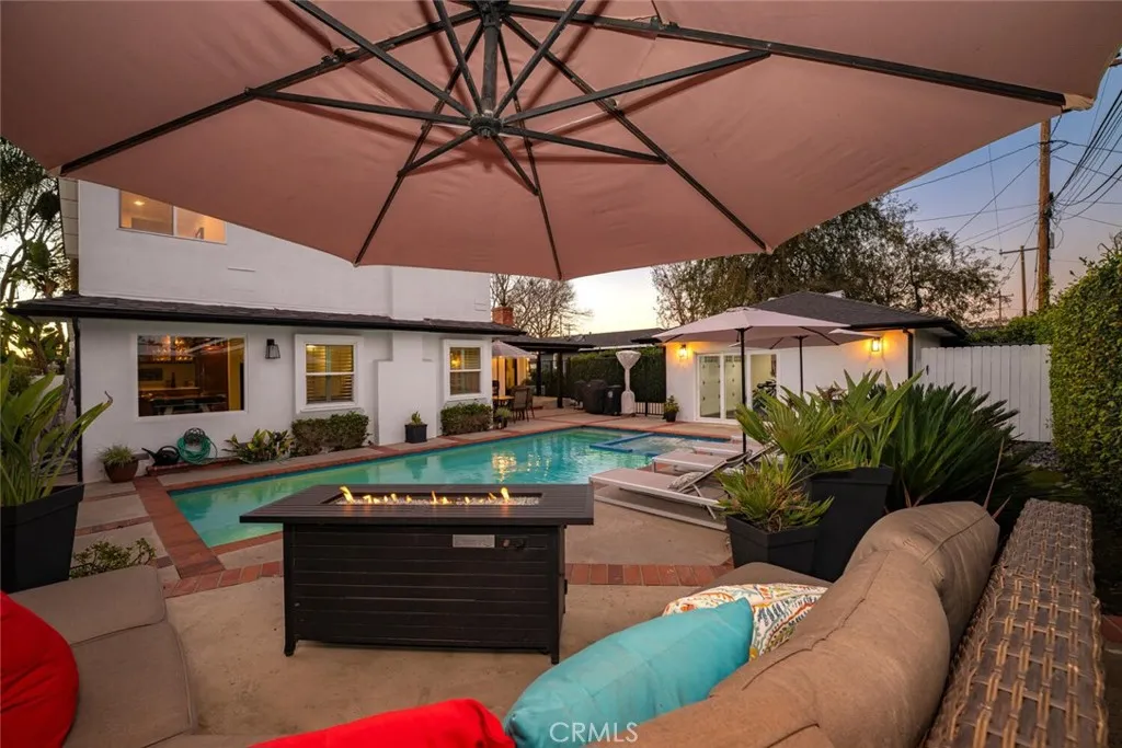 1848 N College Circle, Long Beach, California 90815 home-pic-2
