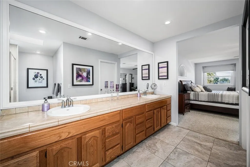 1848 N College Circle, Long Beach, California 90815 home-pic-20