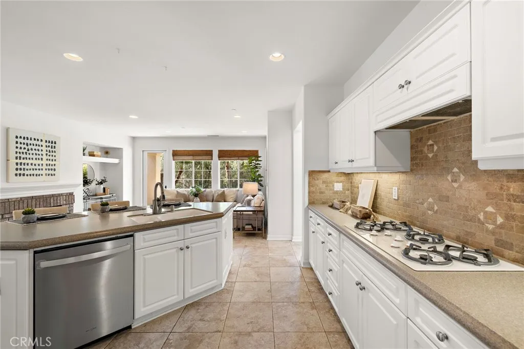 20 Via Paquete, San Clemente, California 92673 home-pic-12