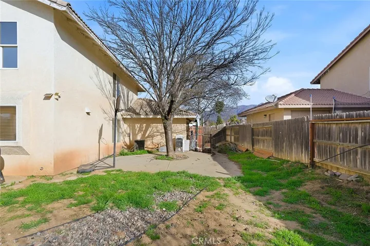 Large Side Yard