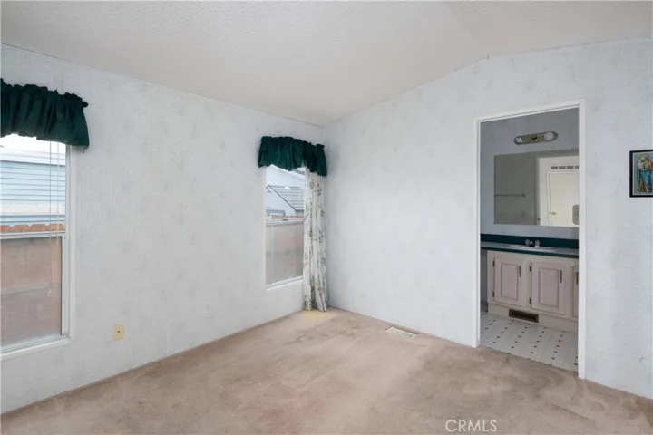 Second large bedroom