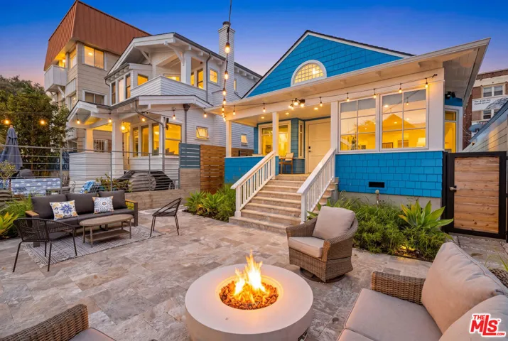 24 Dudley Avenue, Venice, California 90291