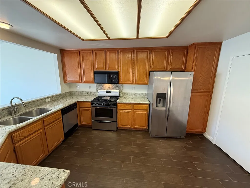 1036 N Turner Avenue, Ontario, California 91764 home-pic-7