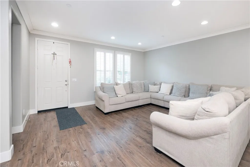 15723 Parkhouse, Fontana, California 92336 home-pic-4
