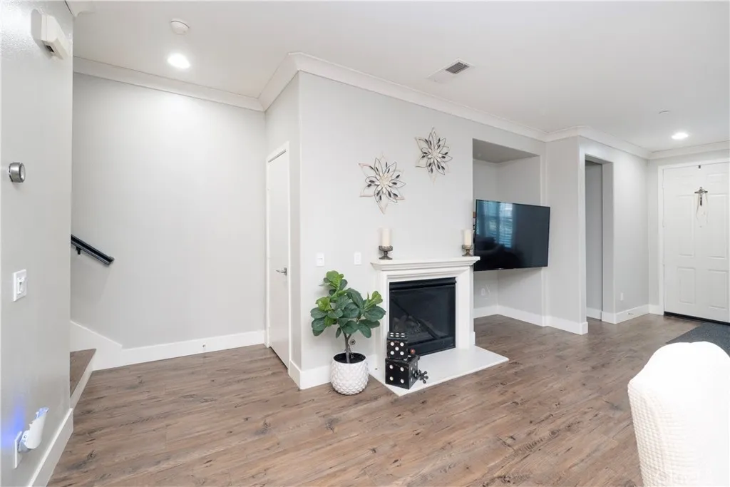 15723 Parkhouse, Fontana, California 92336 home-pic-5
