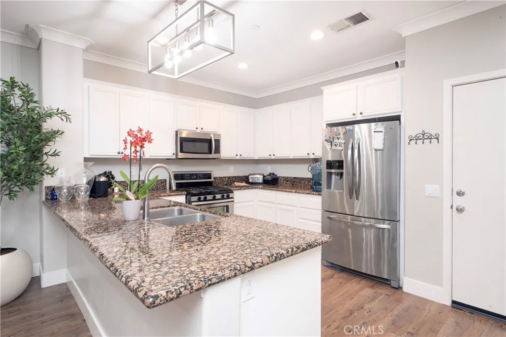15723 Parkhouse, Fontana, California 92336 home-pic-9