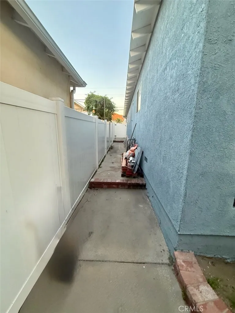 10549 Rhodesia, Sunland, California 91040 home-pic-15