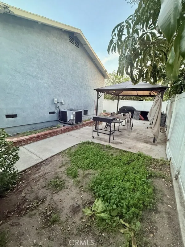 10549 Rhodesia, Sunland, California 91040 home-pic-12