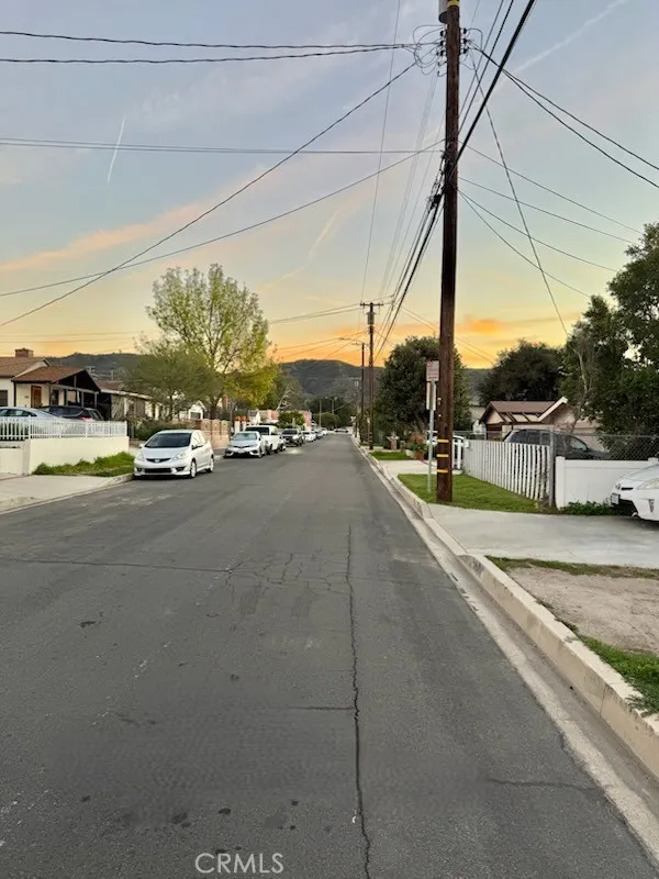 10549 Rhodesia, Sunland, California 91040 home-pic-3
