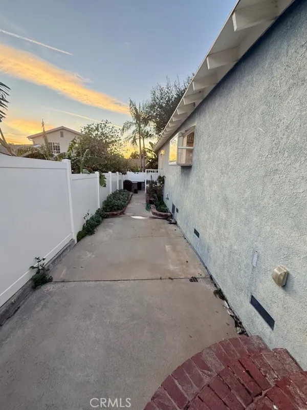 10549 Rhodesia, Sunland, California 91040 home-pic-13
