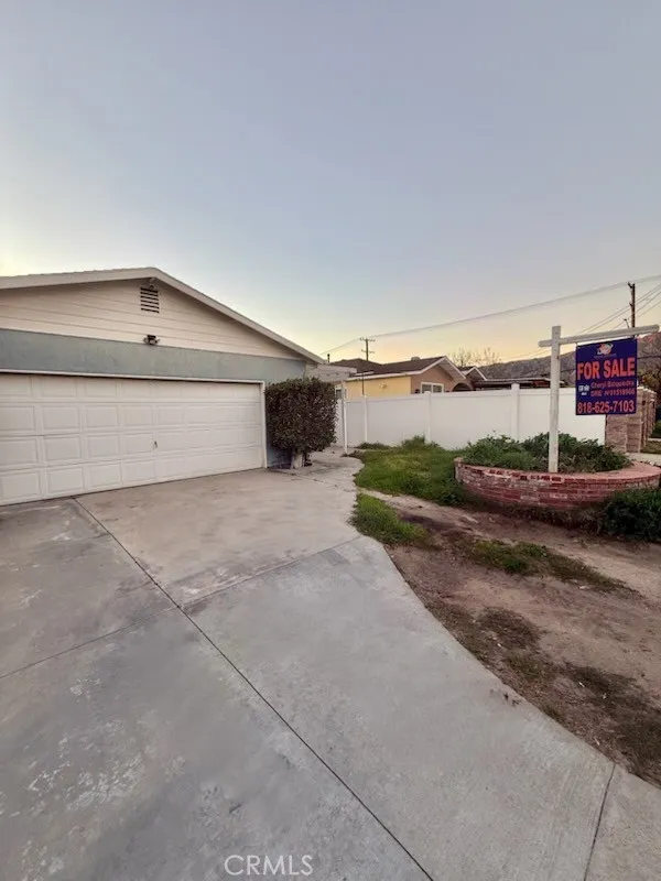 10549 Rhodesia, Sunland, California 91040 home-pic-2