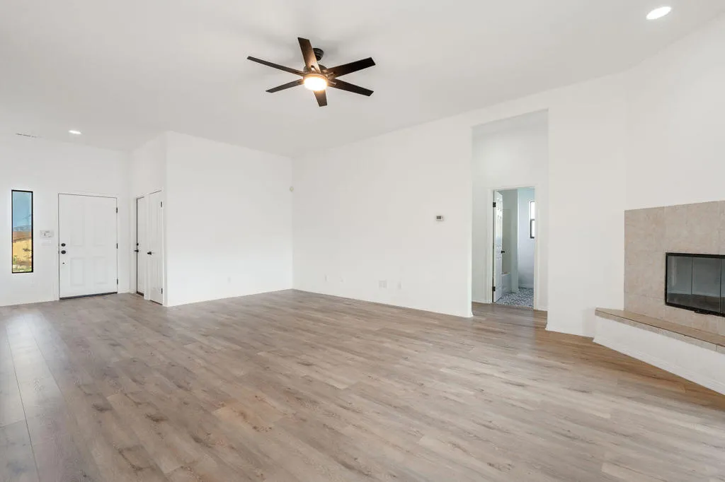 16240 Avenida Rambla, Desert Hot Springs, California 92240 home-pic-9