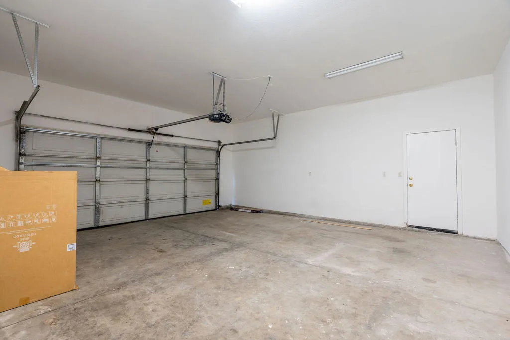 16240 Avenida Rambla, Desert Hot Springs, California 92240 home-pic-20
