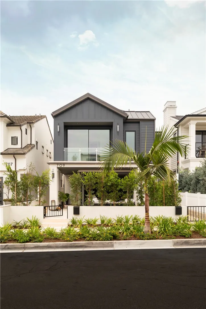 709 1/2 Larkspur 1, Corona Del Mar, California 92625 home-pic-2